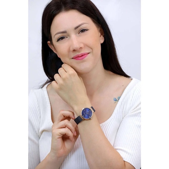 NWOB Liberty Women's Analog Quartz Watch with Stainless Steel Bracelet - Picture 5 of 8